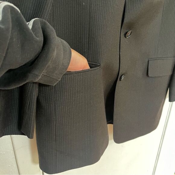 Hart Schaffner & Marx Dillarda black pin stripe Men’s blazer - Picture 6 of 9